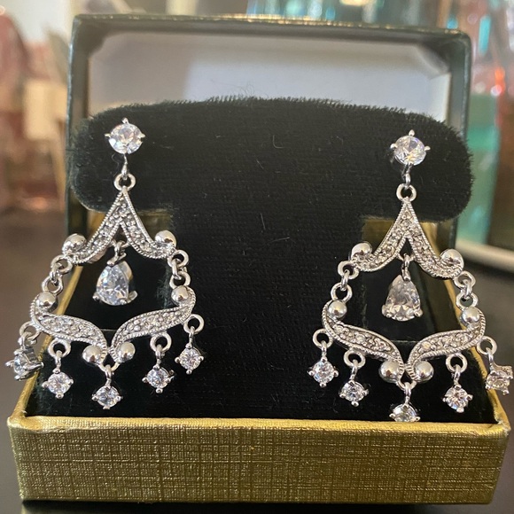 Victorian Style Sterling silver and cubic zirconia earrings - Picture 3 of 5